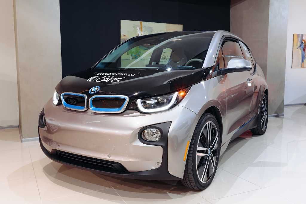 До 2025 року з'явиться 12 моделей електрокарів від BMW