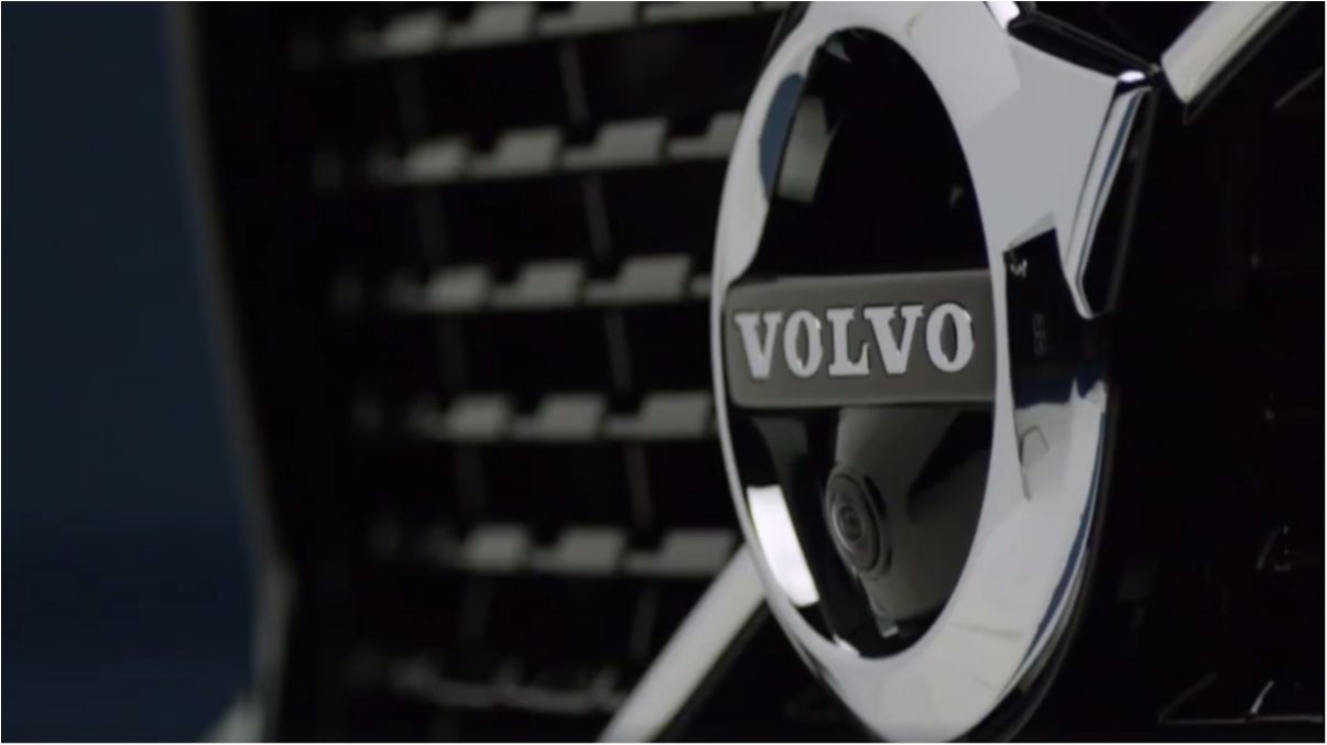 У мережі з'явилися фото нового потужного кросовера Volvo