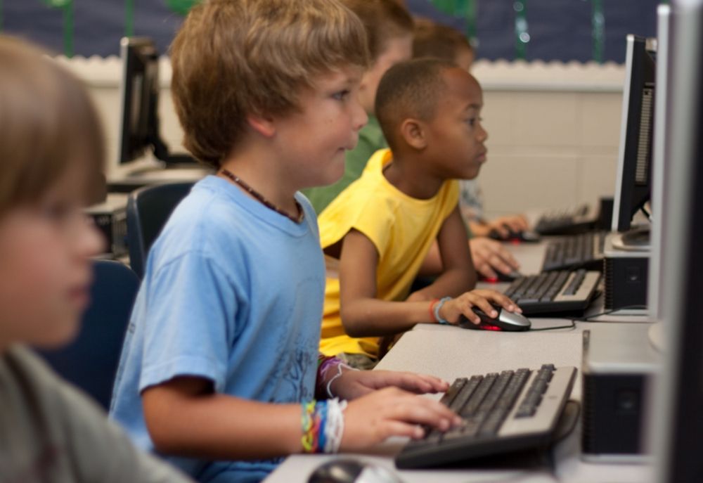 В Австралії старшокласникам розіслали посилання на порно