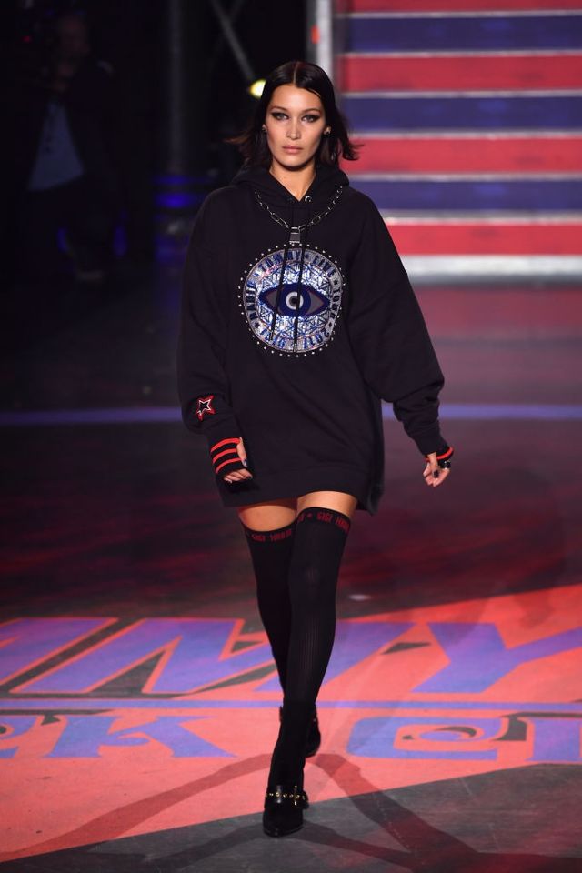 Джіджі і Белла Хадід вийшли на подіум зі своїм братом: яскраві фото - фото 197074