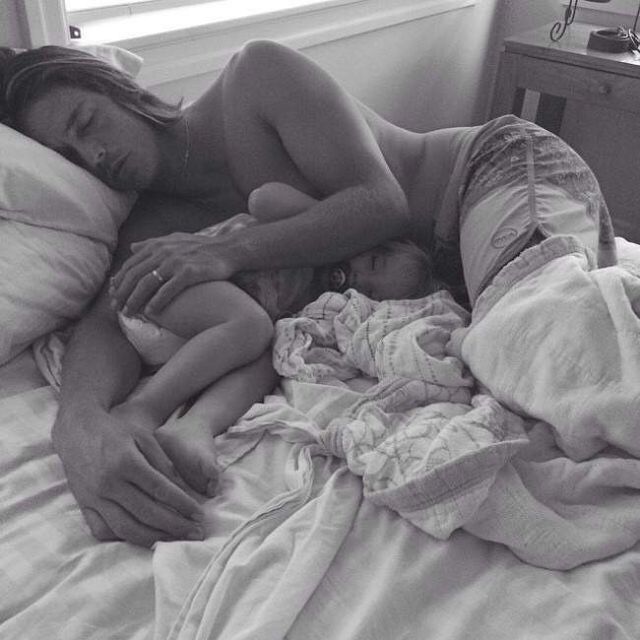 Чуттєві знімки щасливих батьків з малюками - фото 198565