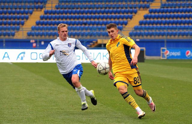 Хто став найкращим футболістом місяця в чемпіонаті України - фото 193656