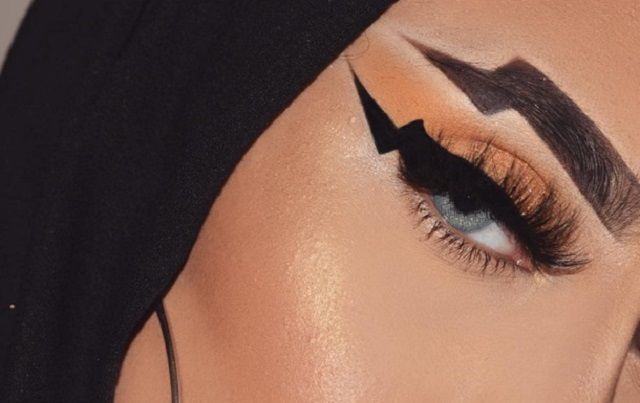 Брови-блискавки: в мережі з'явився новий тренд