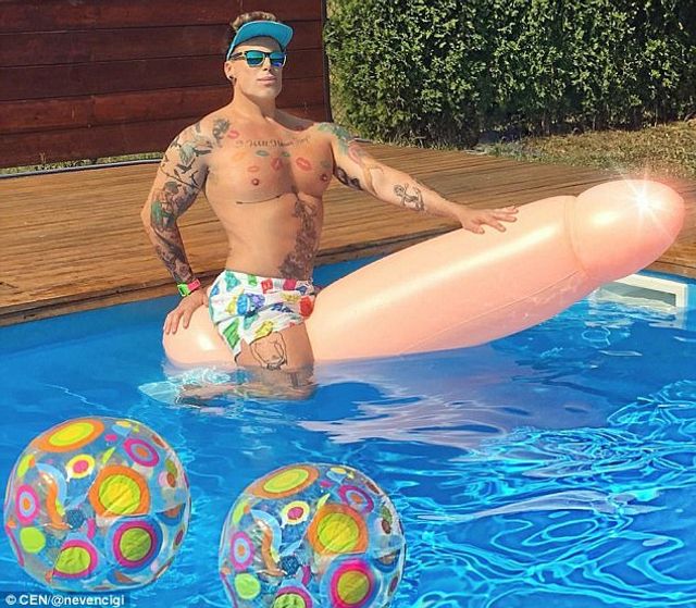 У чоловіка не проходить ерекція через невдалу ринопластику - фото 195283