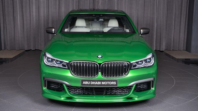 Седан BMW M760Li отримав ексклюзивний відтінок - фото 196755