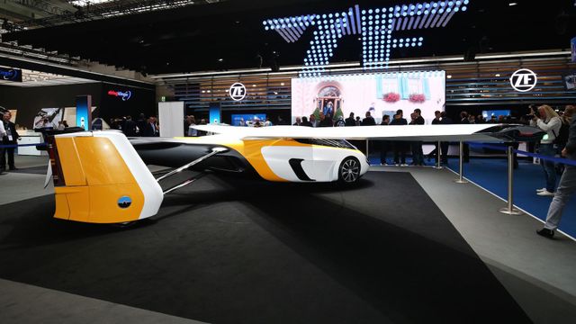 У Франкфурті представили фінальний прототип літаючого автомобіля - фото 195918