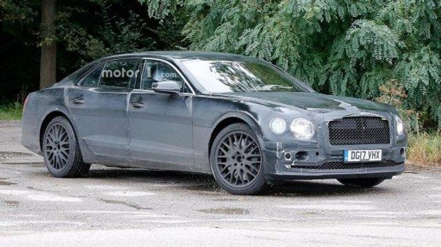 Новий Bentley Flying Spur помітили на дорожніх тестах - фото 193329