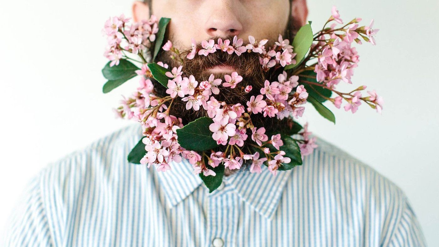 Подивіться, що цей чоловік витворяє зі своєю бородою: кумедні фото