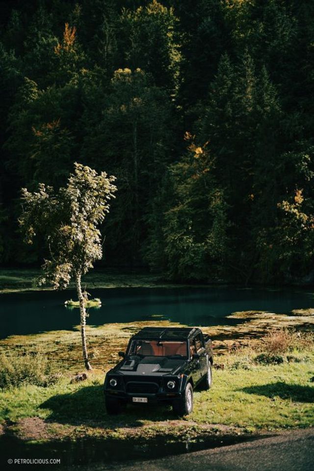 Найяскравіші суперкари Lamborghini зібрали на конкурсі краси - фото 197915