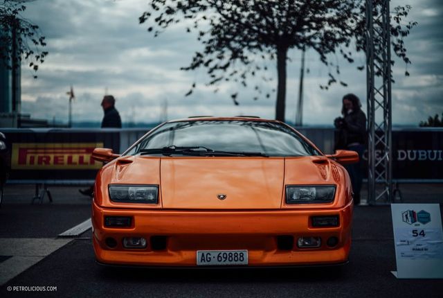 Найяскравіші суперкари Lamborghini зібрали на конкурсі краси - фото 197919