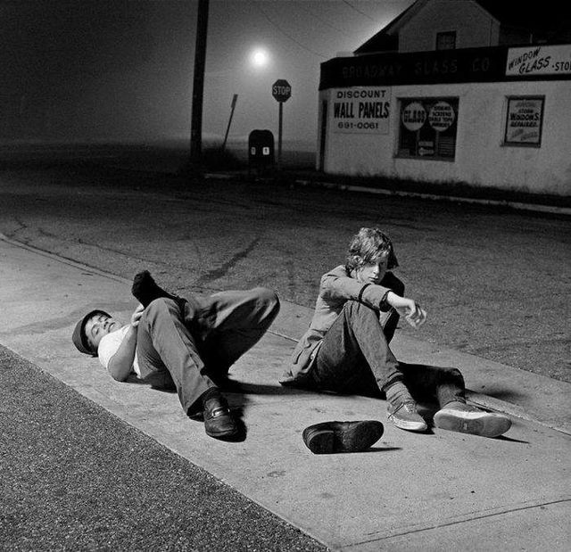 Бурхлива молодість в провокаційних знімках талановитого фотографа - фото 193736