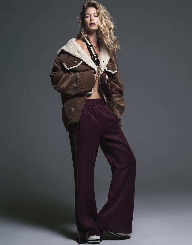 Ангел Victoria's Secret прикрасила обкладинку відомого глянцю - фото 198357