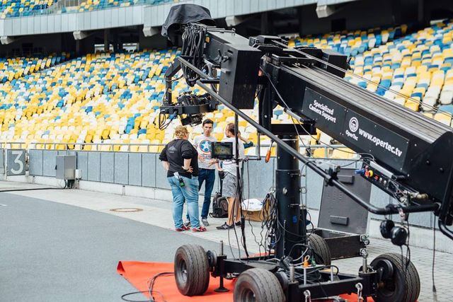 Голлівудський актор приїхав на зйомки реклами до Києва: з'явилися фото - фото 197262