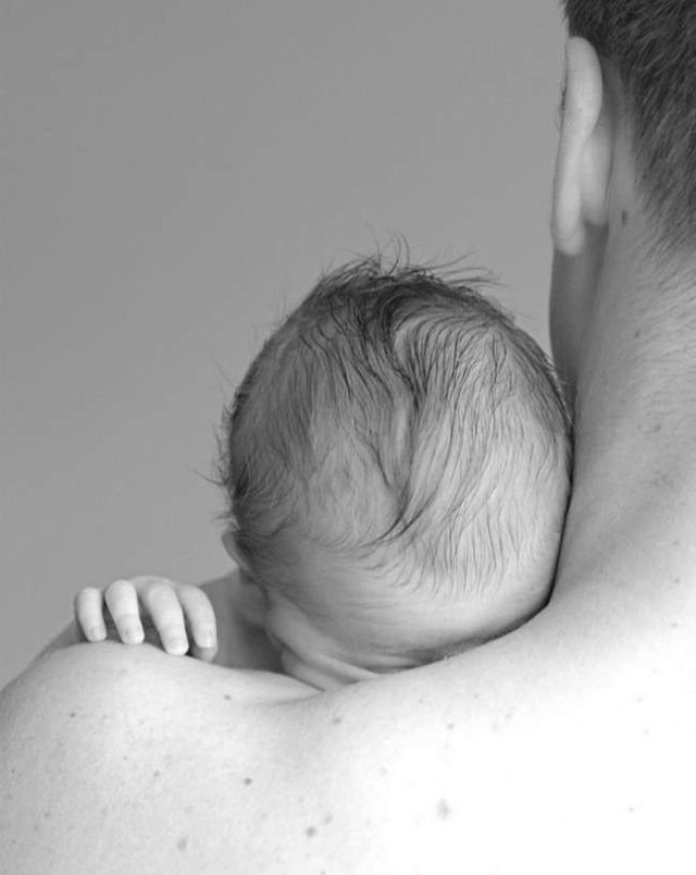 Чуттєві знімки щасливих батьків з малюками - фото 198561