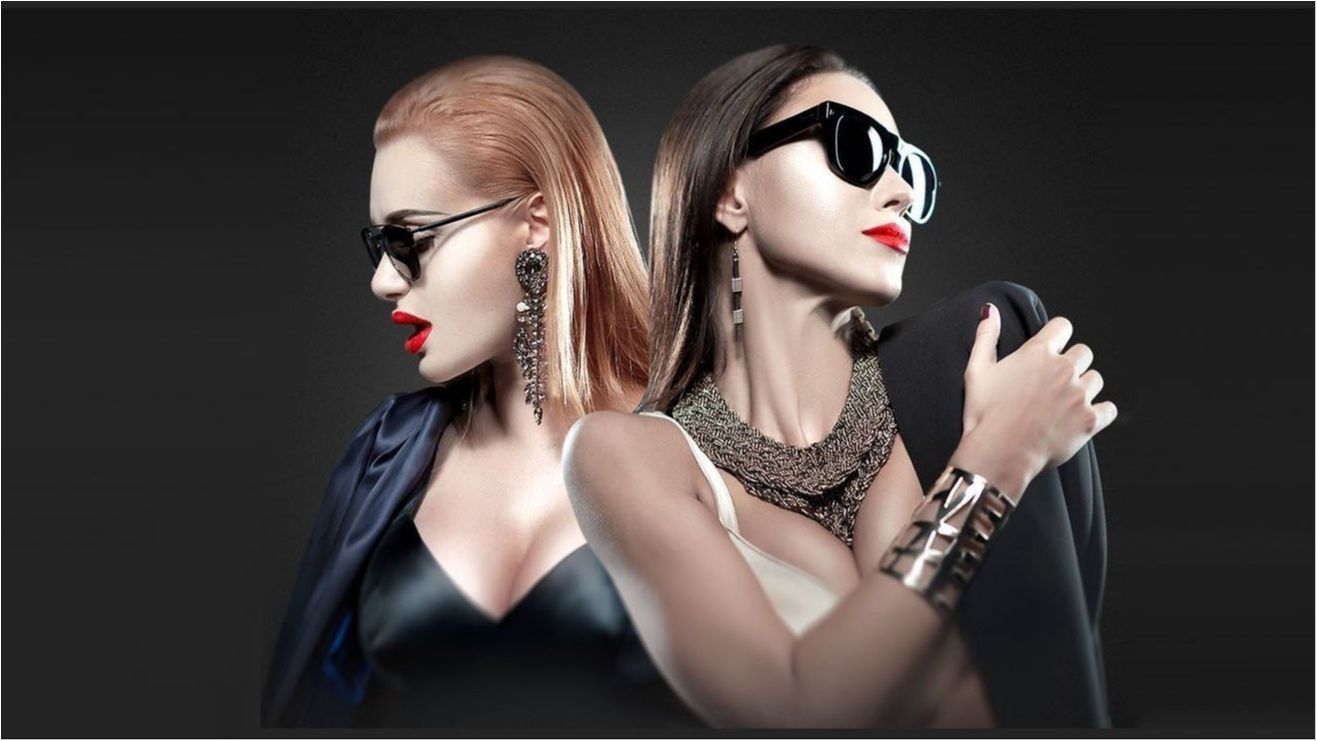 "НеАнгели" показали бекстейдж спокусливої фотосесії: гаряче відео (18+)