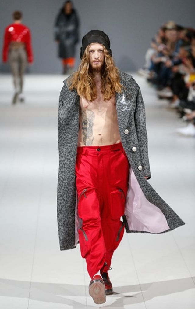 Яскраві фото другого дня Ukrainian Fashion Week SS 2018 - фото 194023