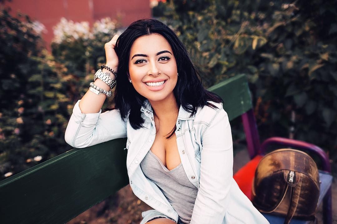 Наречена Козловського вразила еротичними фотографіями (18+)