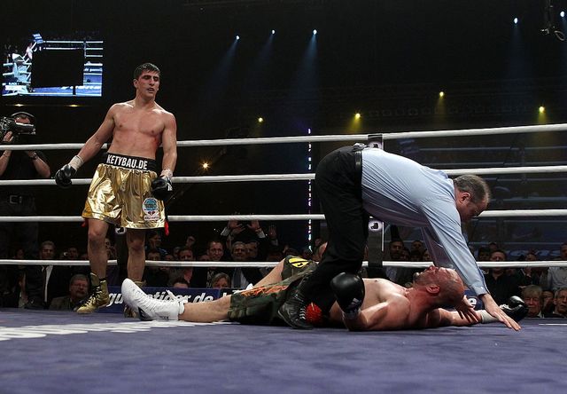 На почату кар'єри Хук не мав потужної опозиції - фото 194486