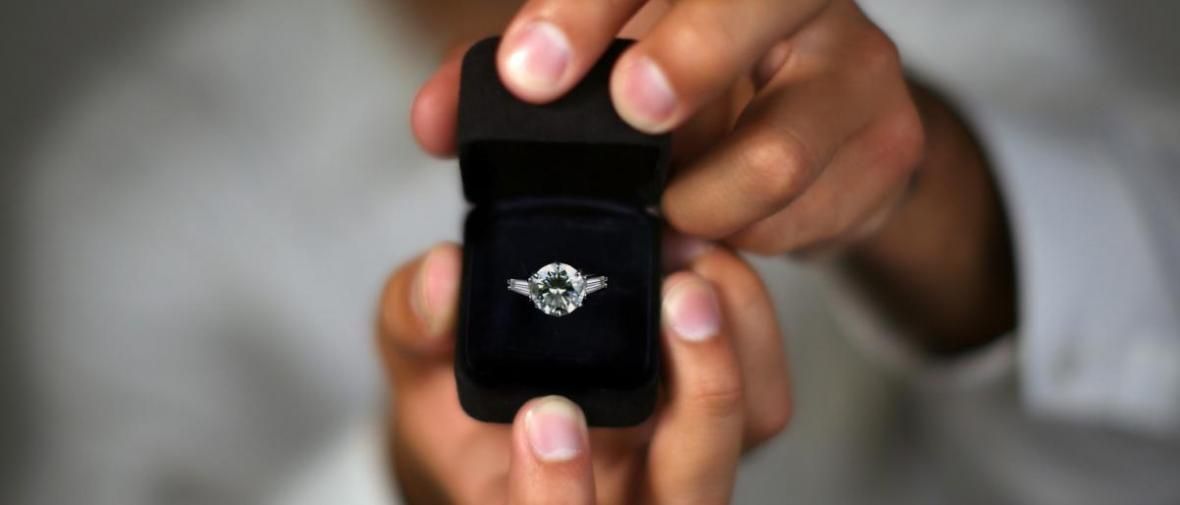 Як виглядає пропозиція руки і серця у віртуальній реальності: відеофакт