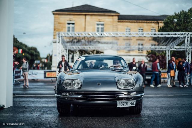 Найяскравіші суперкари Lamborghini зібрали на конкурсі краси - фото 197926