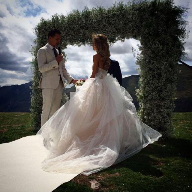 Відомий український телеведучий похвалився своєю нареченою - фото 194780