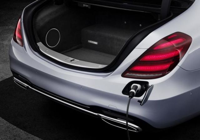 У Mercedes-Benz показали найекономічніший седан - фото 197649