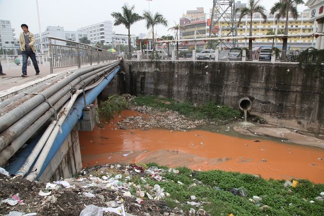 Як виглядає життя на китайських заводах, де "збирають" iPhone: шокуючі фото - фото 195728