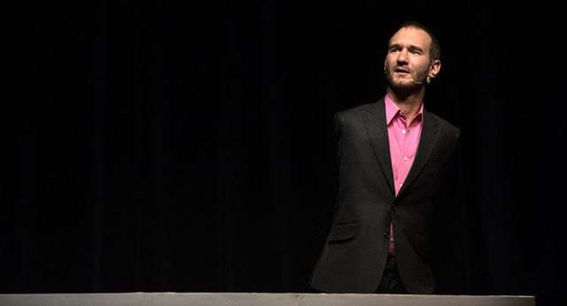 Виступ Ніка Вуйчича в Києві та різке подорожчання палива: 18 вересня у трьох фото - фото 196730