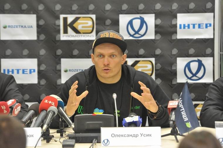 Олександр Усик прокоментував заборонені дії Хука та його команди