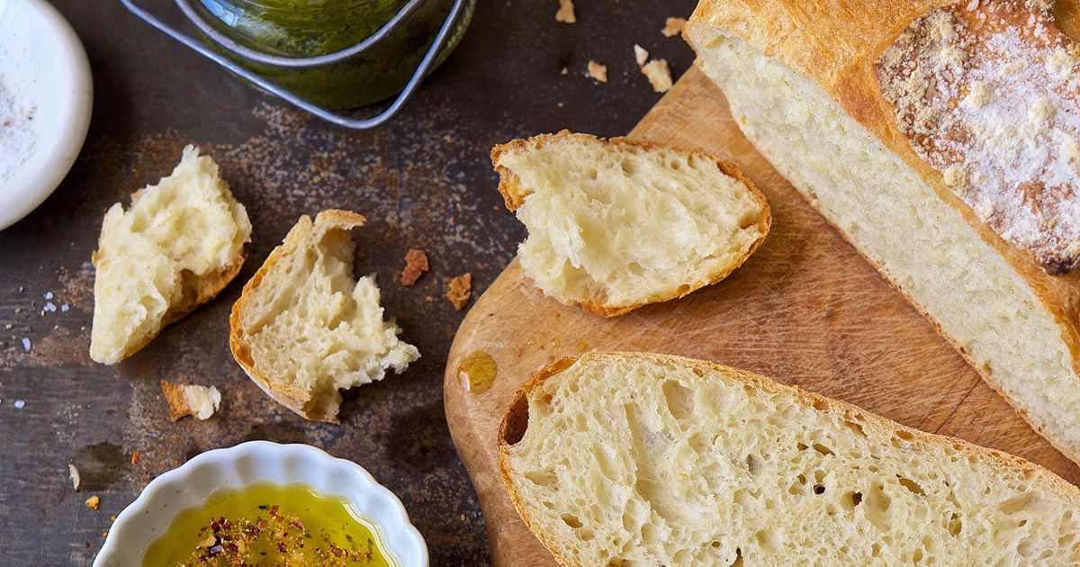 Вчителька показала, чому не варто брати хліб брудними руками