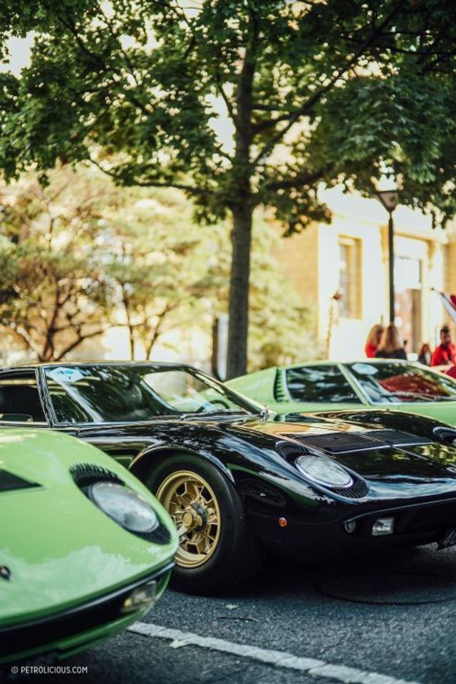 Найяскравіші суперкари Lamborghini зібрали на конкурсі краси - фото 197935