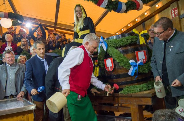 У Мюнхені стартував фестиваль пива Октоберфест - фото 196362