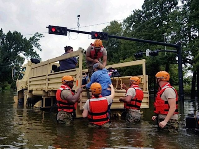 Ураган Харві може стати найбільш руйнівним в історії США - фото 192968