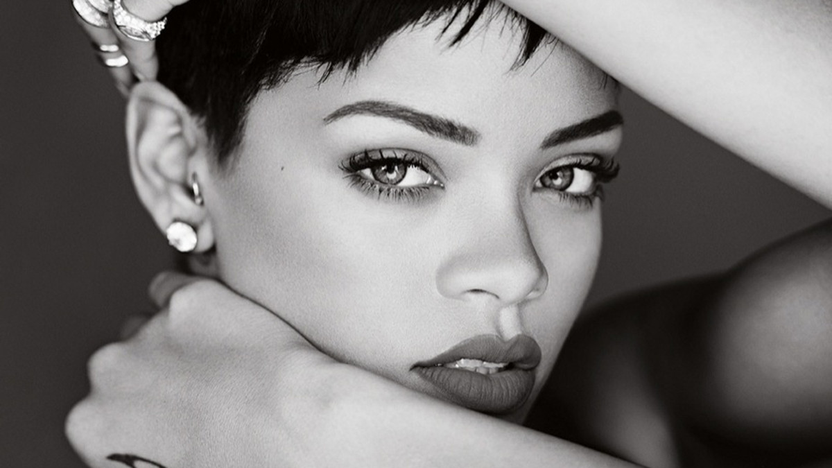 Rihanna в образі Нефертіті знялася для обкладинки Vogue Arabia - фото 1
