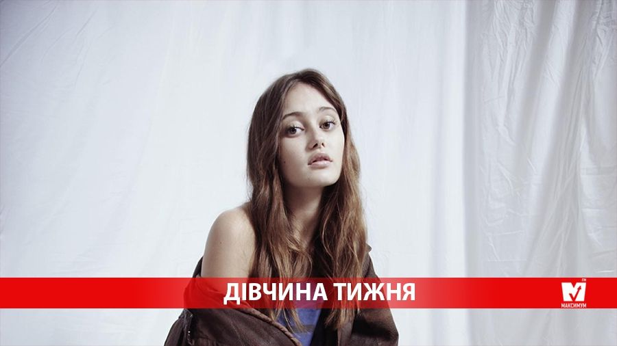 Дівчина тижня. Спокуслива Елла Пернелл, яка підкорила серце Бреда Пітта - фото 1