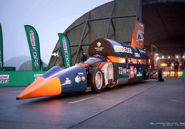 Цей автомобіль розігнався до 322 кілометрів на годину за 8 секунд - фото 205089