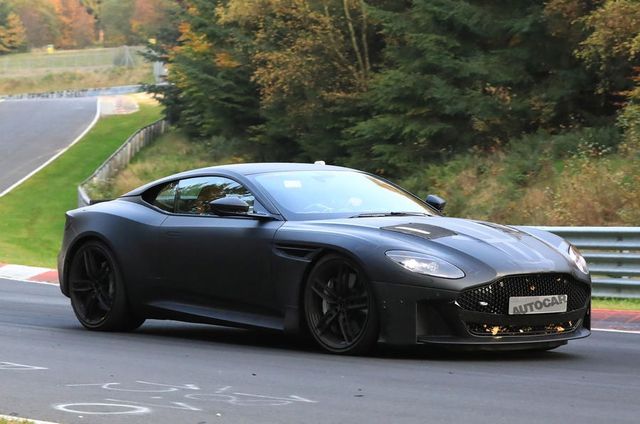 Новий суперкар Aston Martin вперше помічений без маскування - фото 203740
