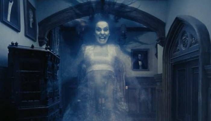 У США в ресторані камери спостереження зняли привида: моторошне відео