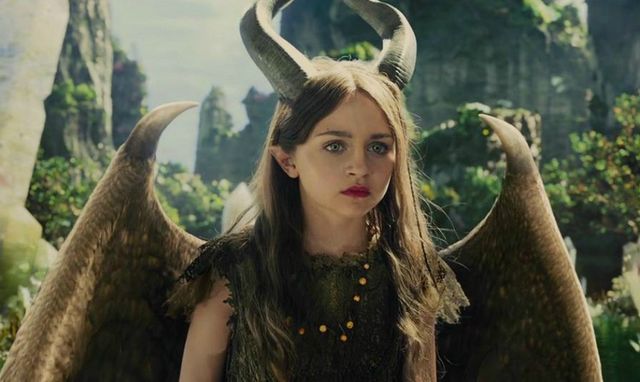 Дівчина тижня. Спокуслива Елла Пернелл, яка підкорила серце Бреда Пітта - фото 204012