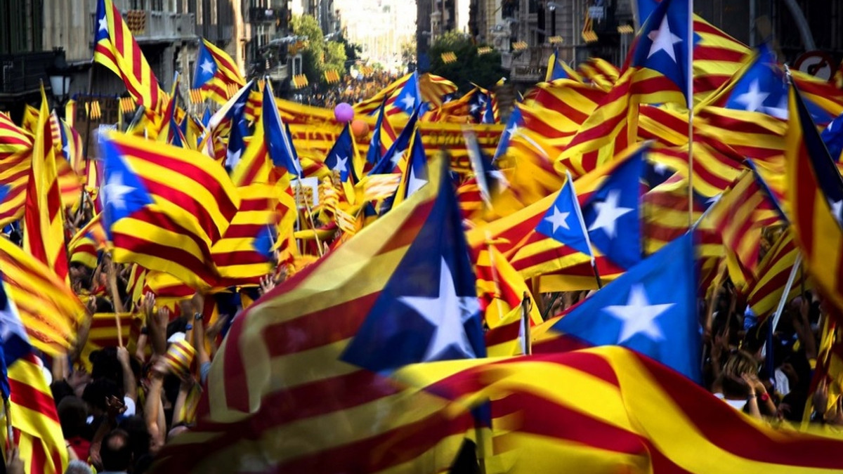 Каталонія оголосила про свою незалежність - фото 1