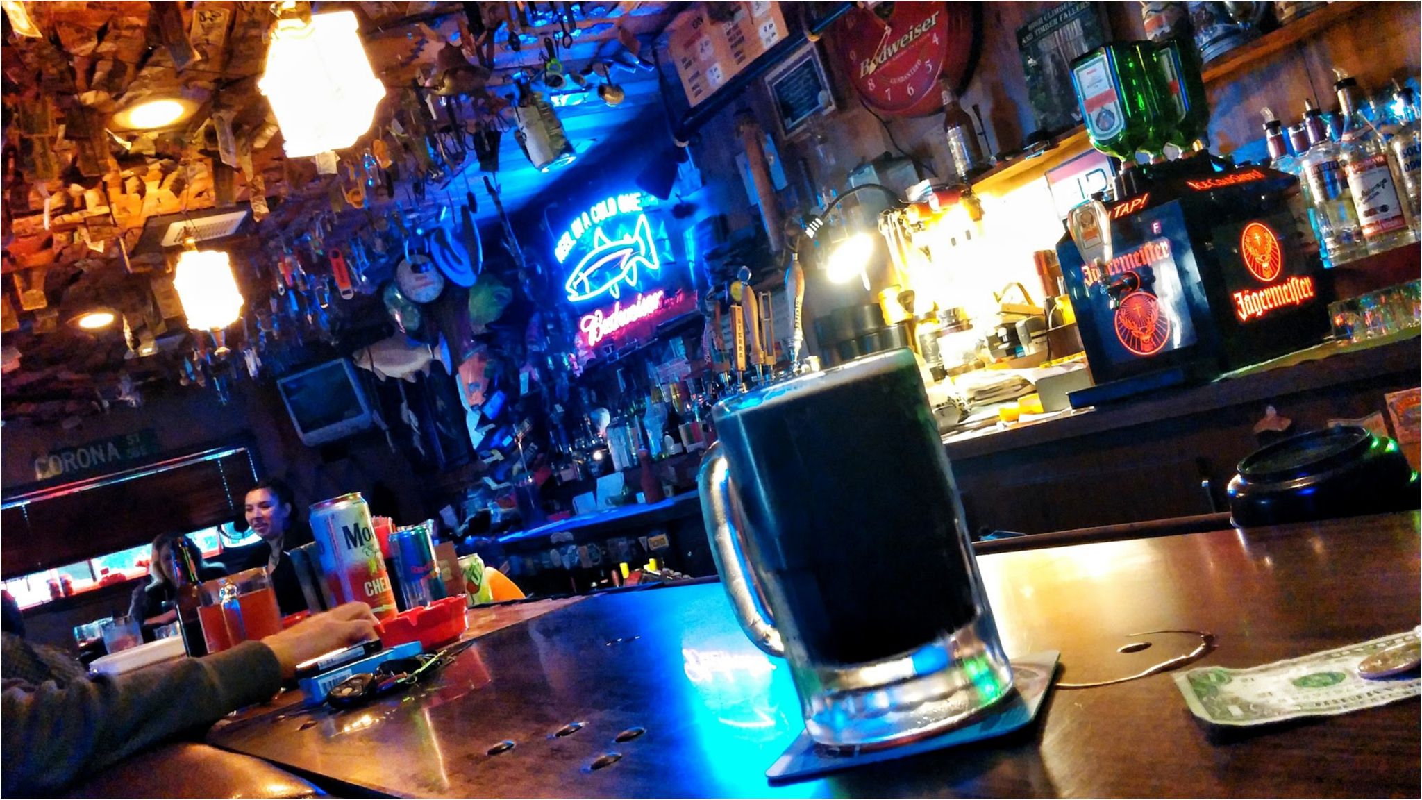 У ТОП-10 також були включені бари Афін, Сінгапуру тощо - фото 1