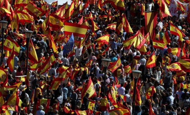 У Каталонії протестують проти незалежності - фото 201111