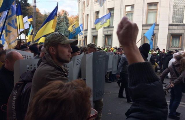 Гройсман вперше прокоментував мітинги під Радою - фото 203278