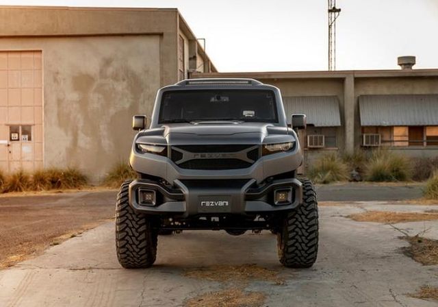 Американський виробник спорткарів представив новий позашляховик - фото 200432