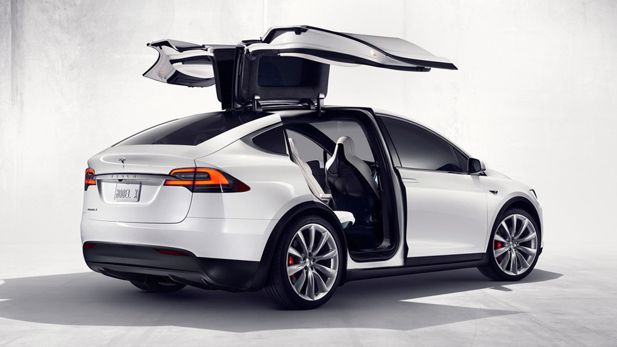 Tesla відкликає тисячі електрокарів, і ось чому - фото 1