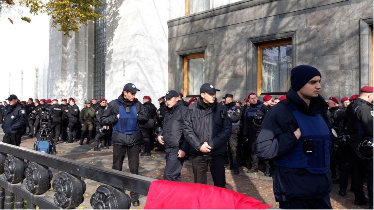 Гройсман вперше прокоментував мітинги під Радою