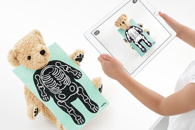 Apple представила плюшевого ведмедика з доповненою реальністю - фото 200611