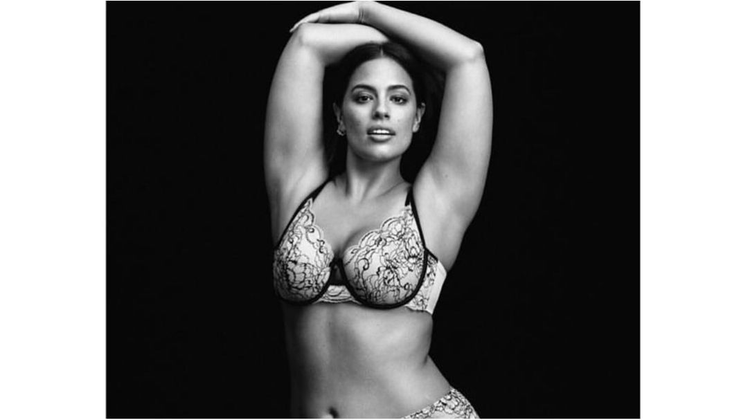 Розкішні моделі з апетитними формами показали себе без ретуші