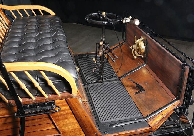 Найстаріший британський автомобіль виставлять на аукціоні - фото 205967