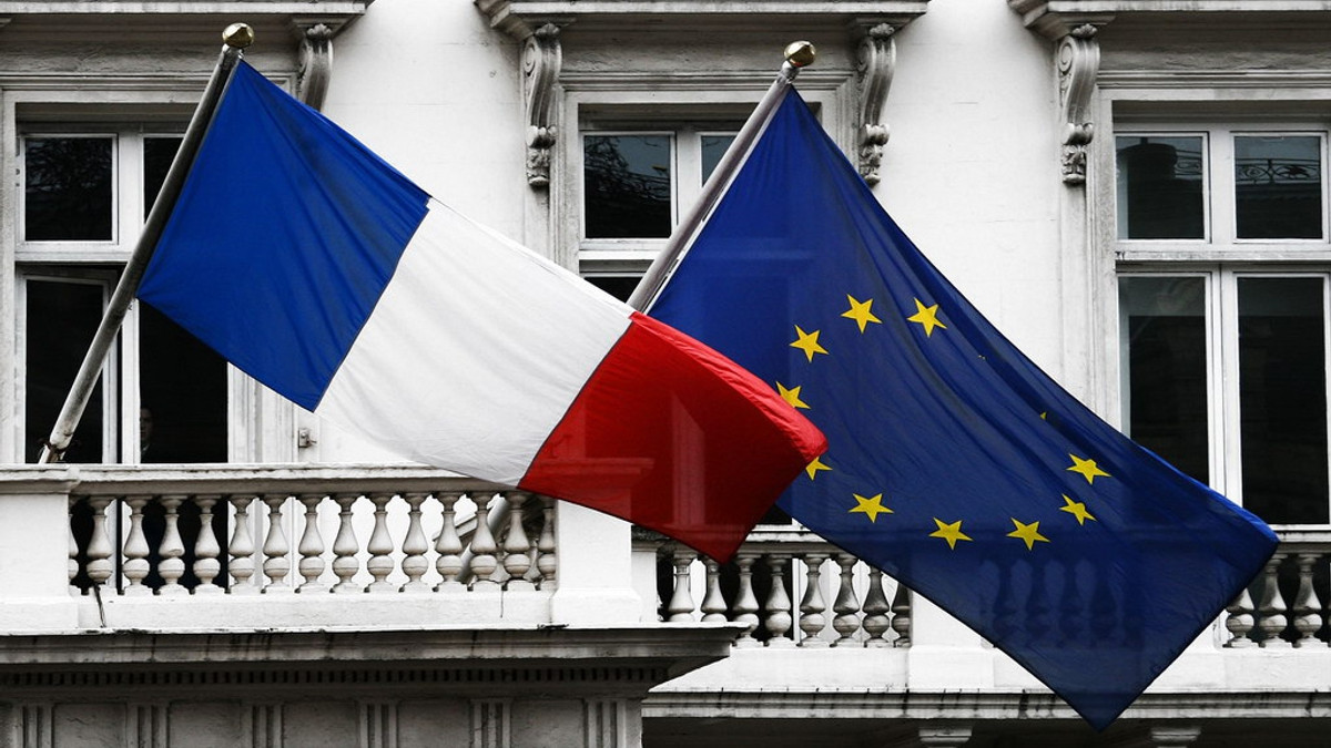 Франція визнала гімн і прапор ЄС - фото 1